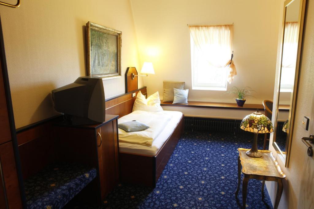 Hotel Villa Brenner Grünstadt Quarto foto